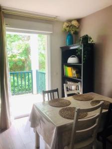 Appartement T2 calme absolu, large terrasse, garage vélo, 5 min océan