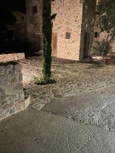 CASA RURAL DE ENSUEÑO EN CANTALLOPS CON 9 HABITACIONES DOBLES CON BAÑO PRIVADO Y PISCINA DE 20M x 2,70M