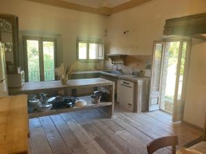 CASA RURAL DE ENSUEÑO EN CANTALLOPS CON 9 HABITACIONES DOBLES CON BAÑO PRIVADO Y PISCINA DE 20M x 2,70M