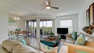 Island Walk, Cove At Sandy Point 207