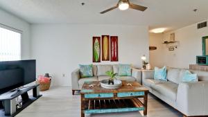 Island Walk, Cove At Sandy Point 207