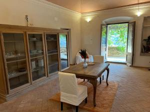 CASA RURAL DE ENSUEÑO EN CANTALLOPS CON 9 HABITACIONES DOBLES CON BAÑO PRIVADO Y PISCINA DE 20M x 2,70M