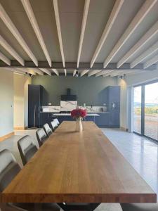 Moig Lodge - 7 Bedroom - 15 Bed - Sleeps 22 Barn Conversion