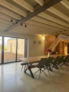 Moig Lodge - 7 Bedroom - 15 Bed - Sleeps 22 Barn Conversion