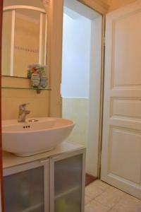 Authentic, traditional airbnb in central Prague !