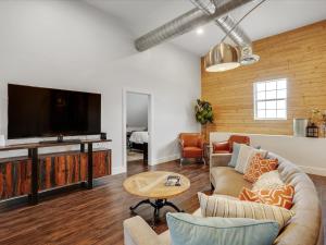 Scenic Rustic Farmhouse - Gameroom+Separate Suite