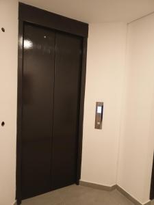 Soul Santa Bárbara, Top location, Caminando al Centro Comercial Unicentro, Suite de 20mts2, Cómoda cama Queen Size, Netflix y Wifi de fibra óptica con Coworking y Gym en el edificio