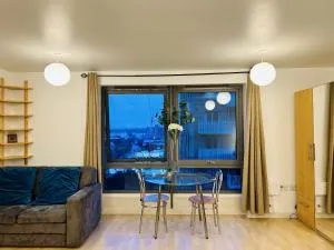 URBAN HAVEN 10 Minutes to Central London - London