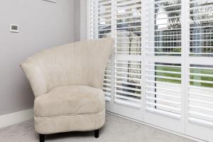 Beach Front Getaway - Luxury Apt with Large Garden