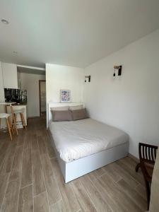 Appartements STUDIO avec PISCINE : photos des chambres