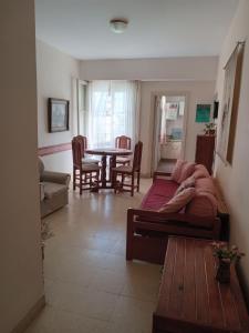 depto pleno centro a 3 cuadras del mar