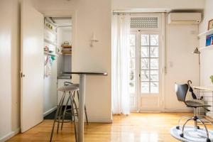 Studio chic en Recoleta. Sol, calidez y ubicación.