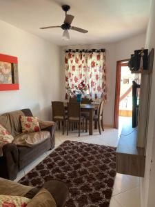 Casa com piscina- condomínio verão vermelho II UNAMAR CABO FRIO