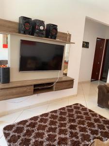 Casa com piscina- condomínio verão vermelho II UNAMAR CABO FRIO