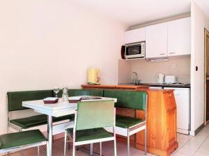 Duplex 3 pièces avec grandes terrasses et parking - 6 couchages - proche plage, Le Lavandou - FR-1-251-534