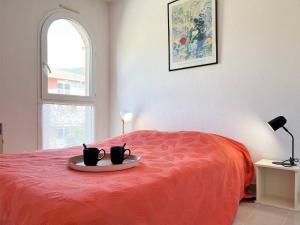 Appartement 2 pièces cabine avec terrasse, proche plage et commerces, parking privé, au Lavandou - FR-1-251-538