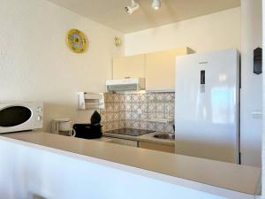 Appartement 2 pièces, 4 couchages - Terrasse, parking, proche plage - Le Lavandou - FR-1-251-543