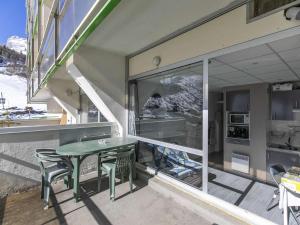 Appartement 4 pers., pied de piste, terrasse, centre Gourette - FR-1-400-125