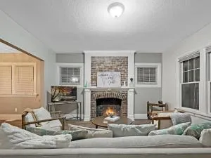 Chic 2br Duplex Free Parking Near Hospitals - انكيني