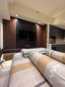 Cozy Apartment on Top of Pakuwon City Mall