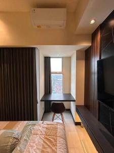 Cozy Apartment on Top of Pakuwon City Mall