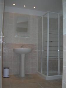 Apartment with Sea View (4 Adults) room in Villa Mignucci