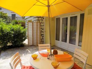 Villas Meschers-sur-Gironde - APPARTEMENT en rdc d'une maison individuelle - PLAGE A PIED : photos des chambres