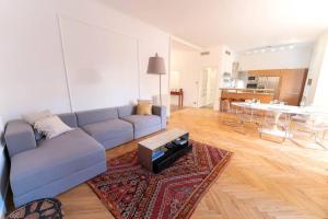 Superbe appartement avec jardin piscine, garage