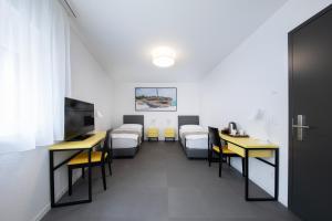 "The Freddie Mercury" Hotel