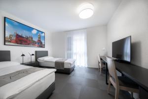 "The Freddie Mercury" Hotel