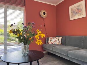 Cosy Vacation home with large fenced garden