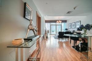 Contemporary 1BR at Marina Terrace Tower Dubai Marina by Deluxe Holiday Homes