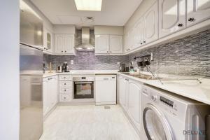 Contemporary 1BR at Marina Terrace Tower Dubai Marina by Deluxe Holiday Homes