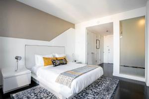 Studio in Tribeca w gym lounge roof deck NYC-1373