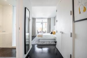 Studio in Tribeca w gym lounge roof deck NYC-1373