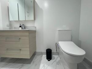 Luxury CBD 2 Bed Near Riverside Market Free Parking!