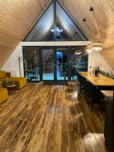 Gloria’s Cabin - A frame cabin - Rişca