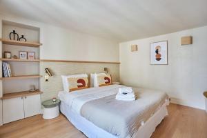 Apartment Place Vendome by Studio prestige