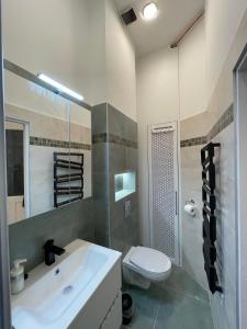 Székely Apartment near Deák Ferenc Square with FREE PARKING IN GARAGE MID TERM