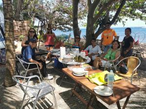 Beachfront Glamping Dome Dauin Bamboo Style