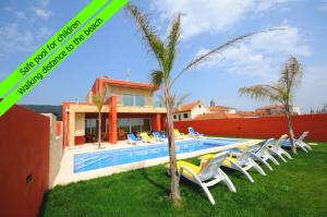 obrázek - Superb Esposende Villa - 5 Bedrooms - Villa Agobar - Tennis Court - Walking Distance to Beach