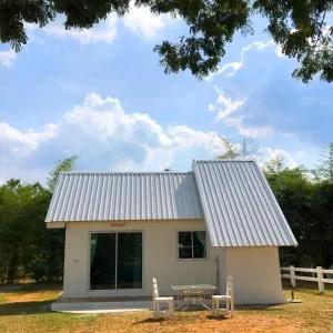 Quality Time farm stay: Yard house - Ban Pa Lau