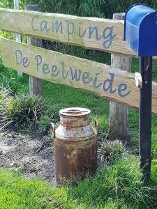 Chalet op mini-camping de Peelweide