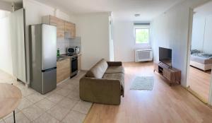 Blue Coral F3 3 Bedroom and Living room House with garden