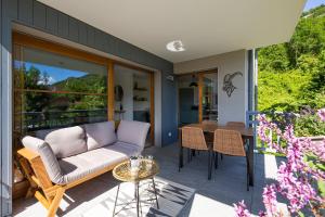 Les Pieds dans lEau - Talloires, Lac dAnnecy