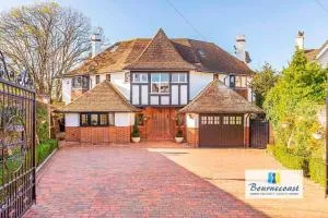 Bournecoast: Beachfront home with sea view -HB9555 - Canford Cliffs