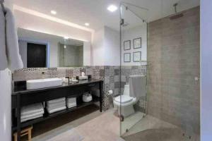 1 bd in the heart of Romantic Zone