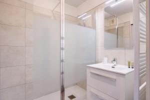 Bordeaux Bastide apartment with parking