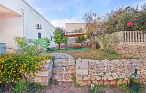 Awesome Home In Cava Daliga With Wifi And 5 Bedrooms