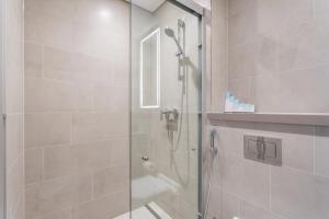 STAY BY LATINEM Luxury 2BR Holiday Home W1813 near Burj Khalifa